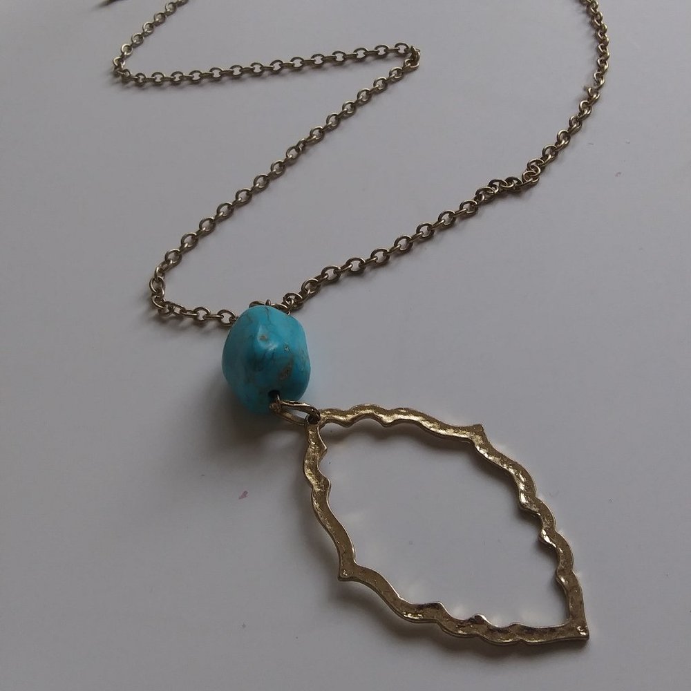 Gold Open Motif Pendant with Faux Turquoise Nugget 22" Chain Necklace